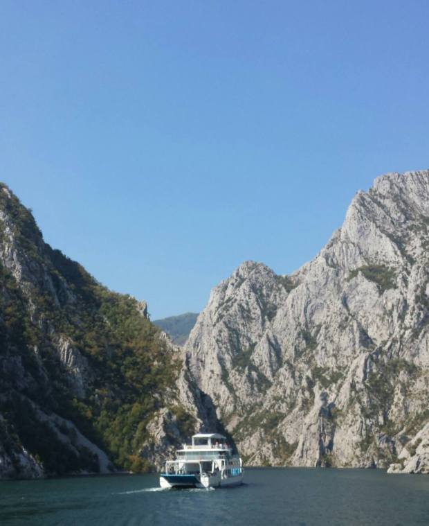 cosa vedere albania lago koman