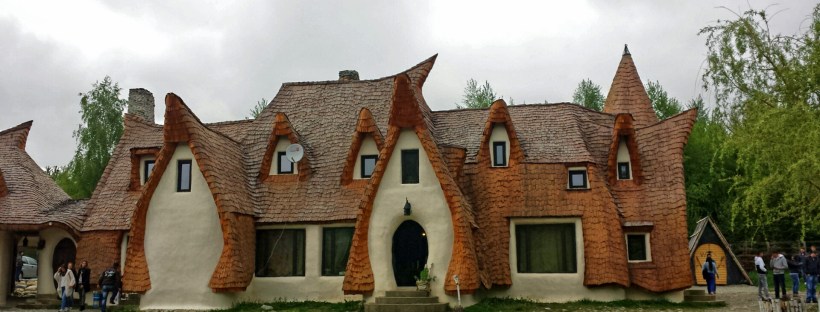 castelul de lut valea zanelor