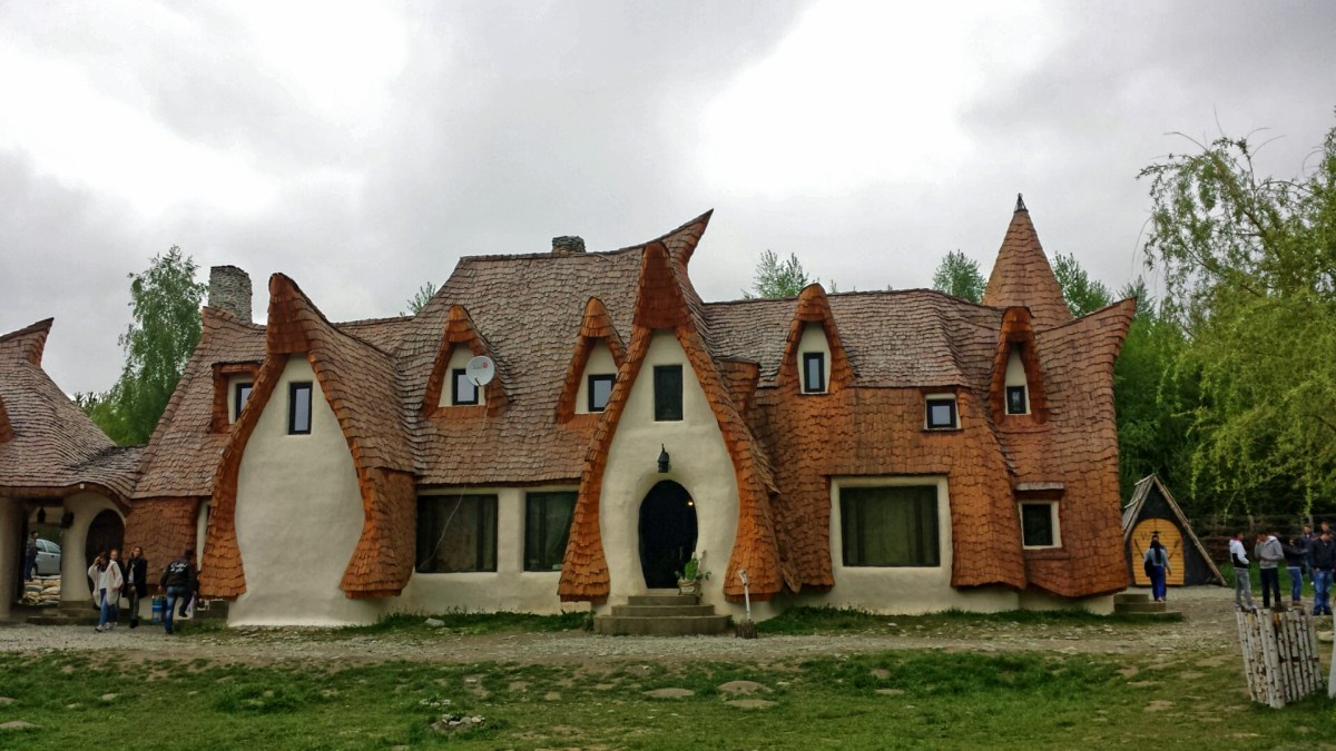 castelul de lut valea zanelor