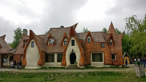 ccastelul de lut valea zanelor