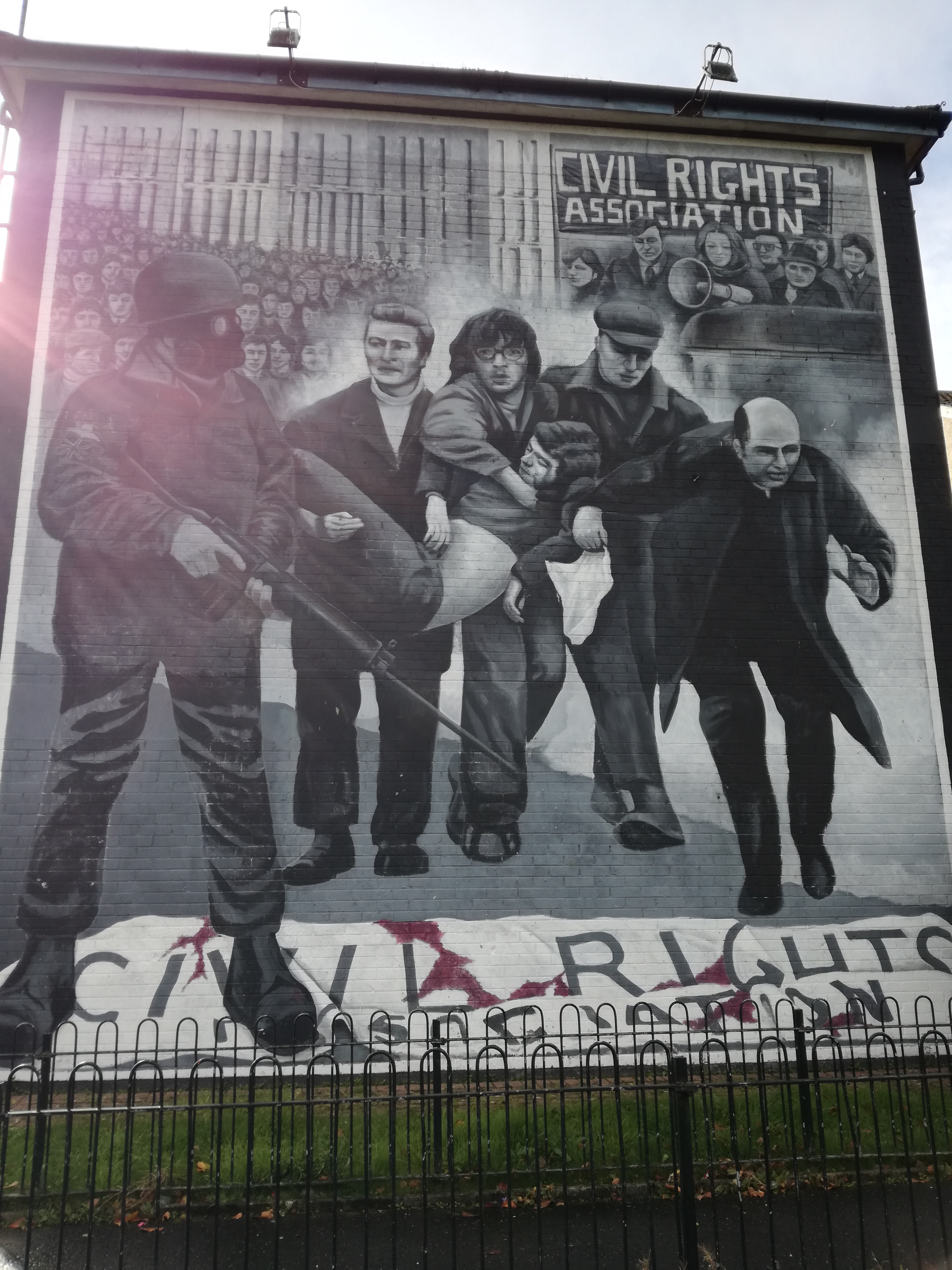 murales derry bloody sunday