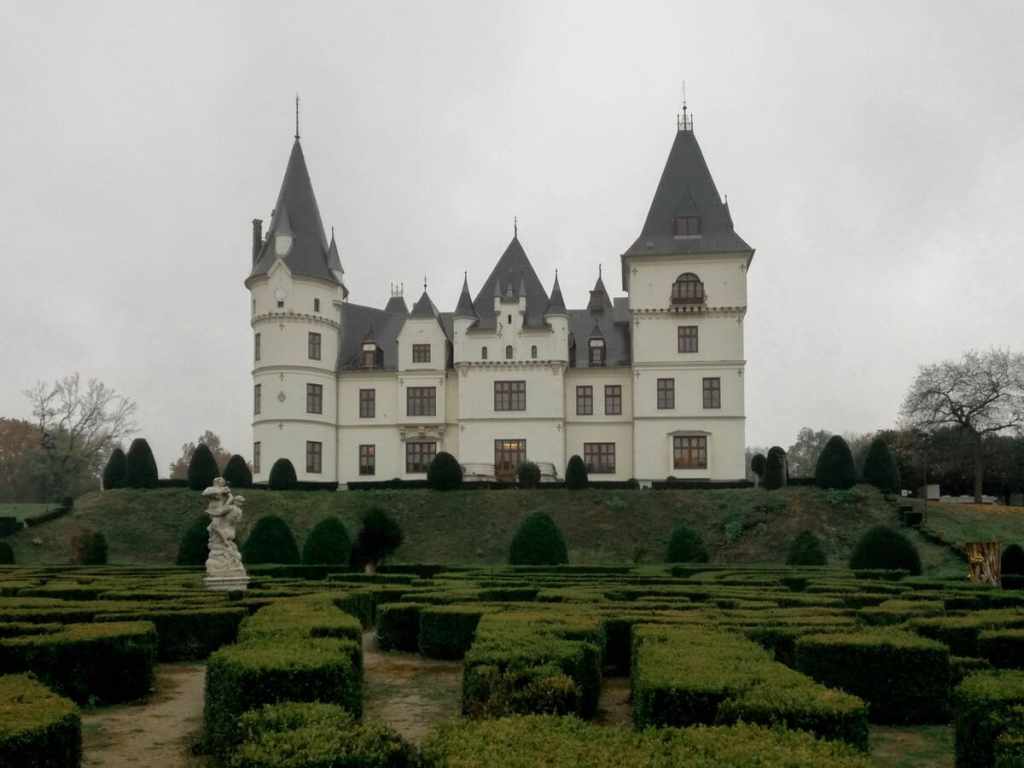 castello neogotico ungheria