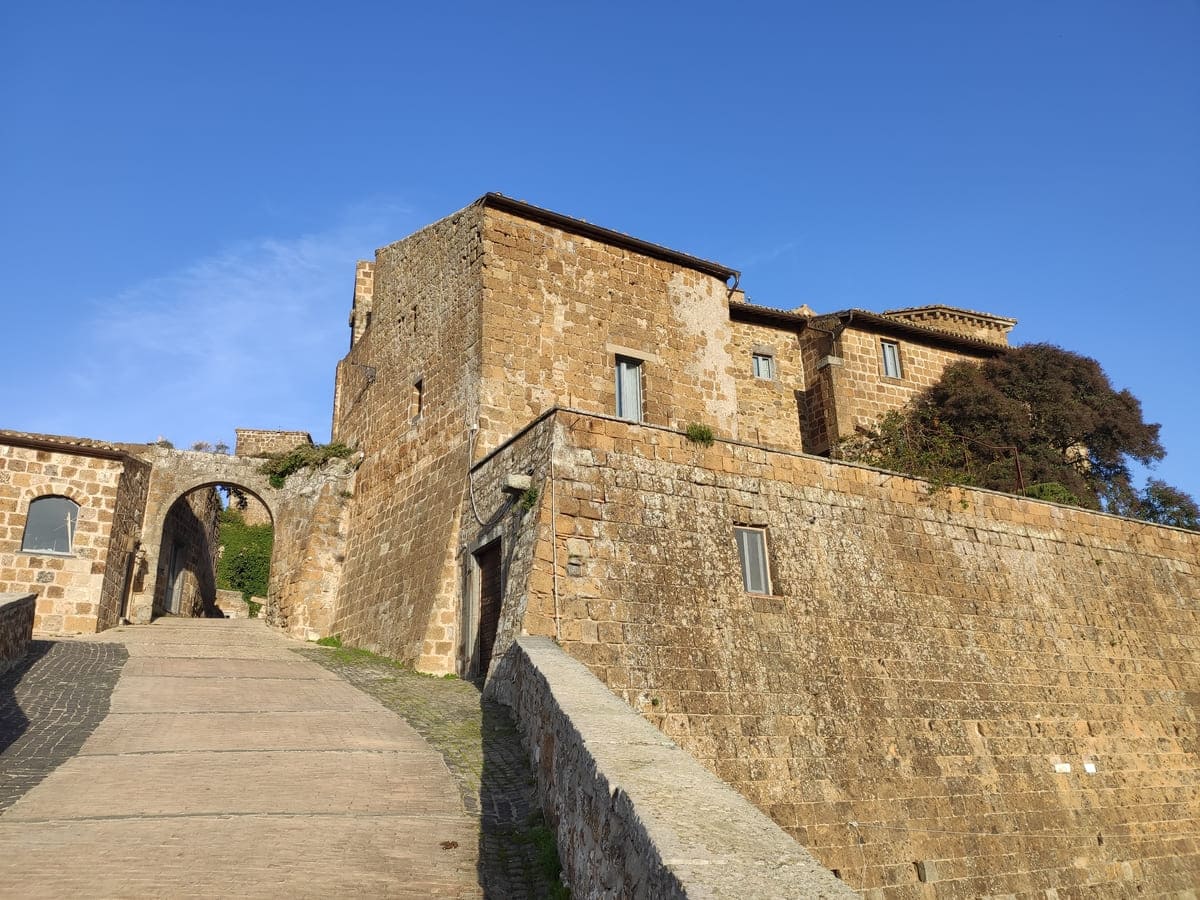 Celleno Il borgo fantasma di Celleno – VIAGGIARE CON GLI OCCHIALI